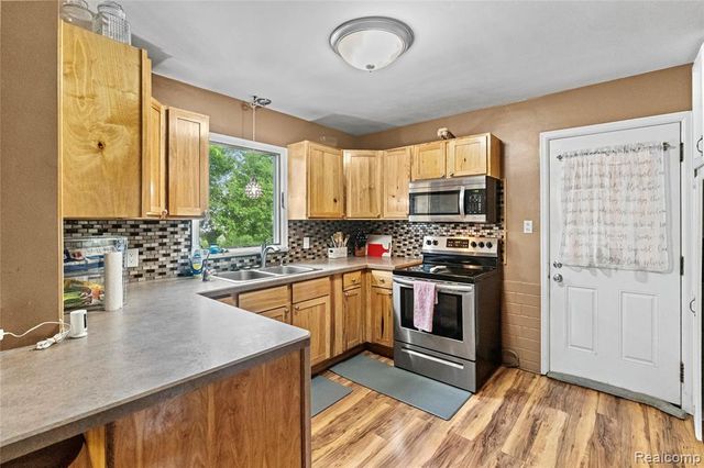 403 S Davison Street, Davison, MI 48423
