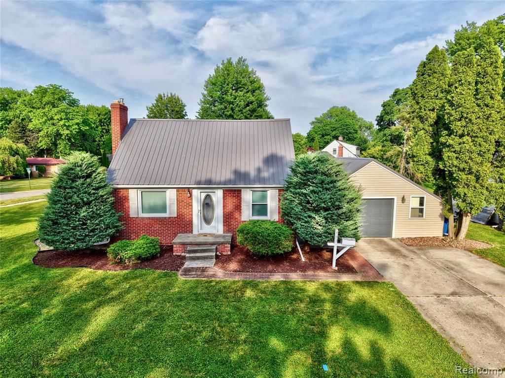 403 S Davison Street, Davison, MI 48423