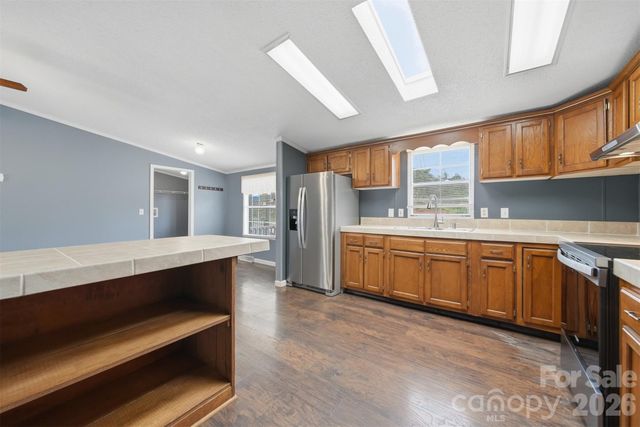 315 W Mcdowell Street, Morganton, NC 28655