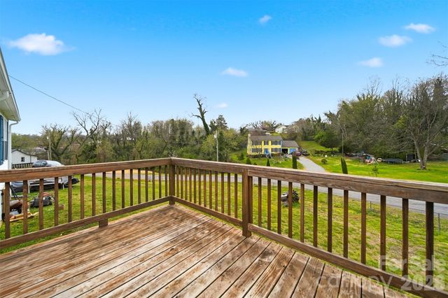 315 W Mcdowell Street, Morganton, NC 28655