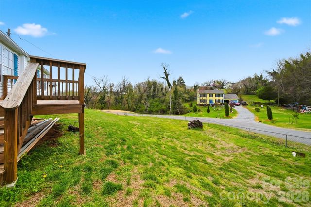 315 W Mcdowell Street, Morganton, NC 28655