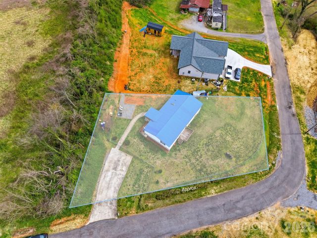315 W Mcdowell Street, Morganton, NC 28655