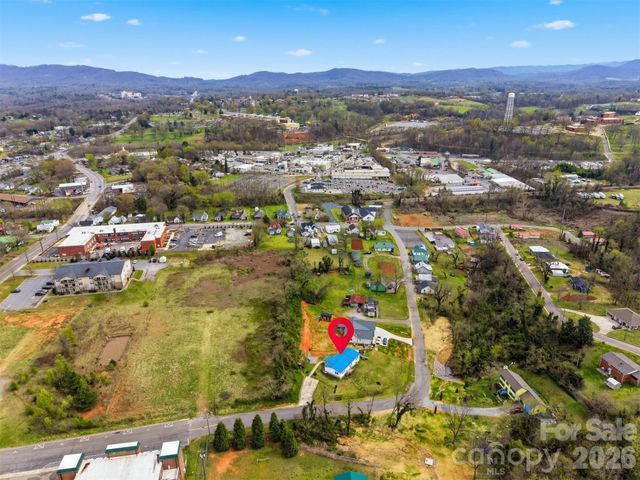 315 W Mcdowell Street, Morganton, NC 28655