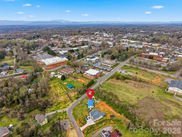 315 W Mcdowell Street, Morganton, NC 28655