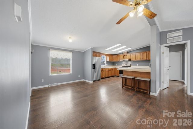 315 W Mcdowell Street, Morganton, NC 28655