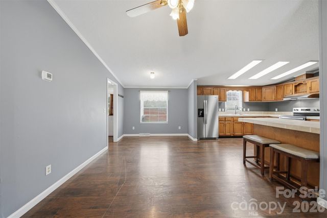 315 W Mcdowell Street, Morganton, NC 28655