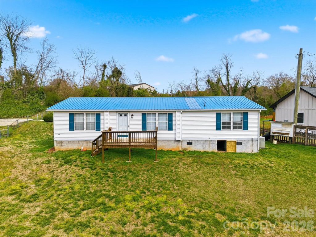 315 W Mcdowell Street, Morganton, NC 28655