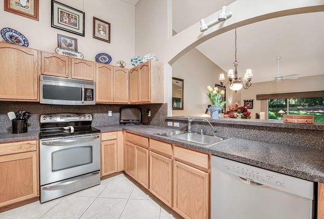 9436 Swansea Lane, West Palm Beach, FL 33411