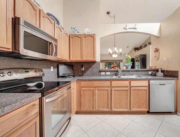9436 Swansea Lane, West Palm Beach, FL 33411