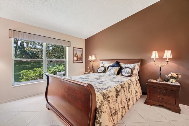 9436 Swansea Lane, West Palm Beach, FL 33411
