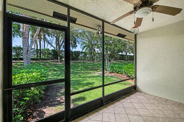 9436 Swansea Lane, West Palm Beach, FL 33411