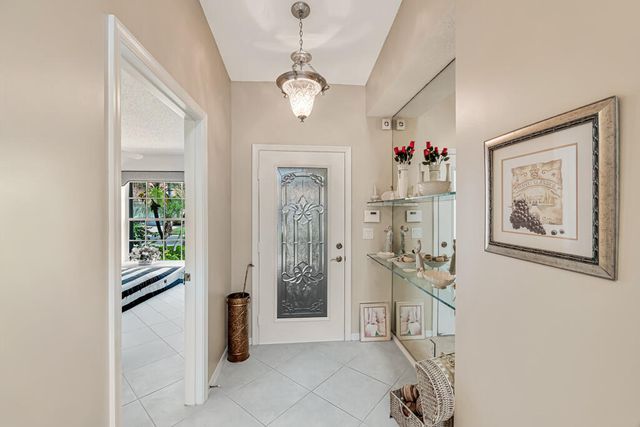 9436 Swansea Lane, West Palm Beach, FL 33411