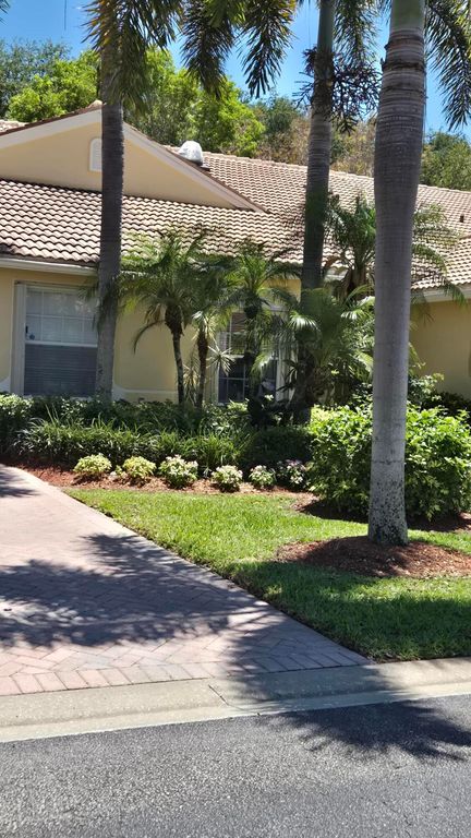 9436 Swansea Lane, West Palm Beach, FL 33411