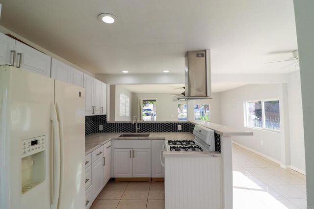 110 W Hall Avenue, San Ysidro, CA 92173