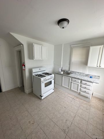 137 Geneva Street, Highland Park, MI 48203