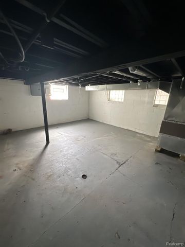 137 Geneva Street, Highland Park, MI 48203