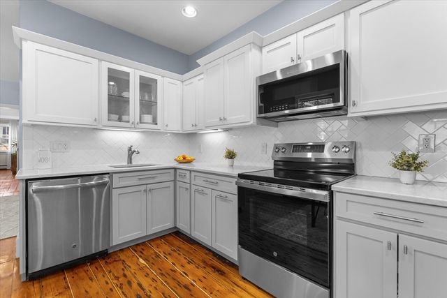 33 Mystic St 1, Boston, MA 02129