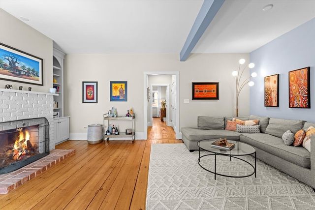 33 Mystic St 1, Boston, MA 02129