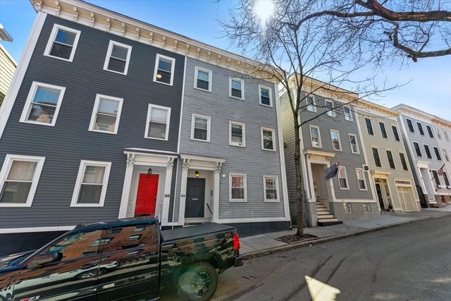 33 Mystic St 1, Boston, MA 02129