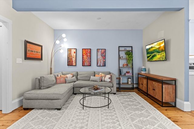 33 Mystic St 1, Boston, MA 02129