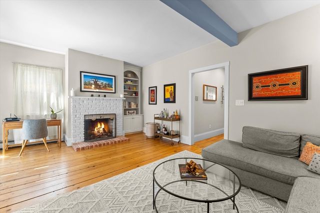 33 Mystic St 1, Boston, MA 02129