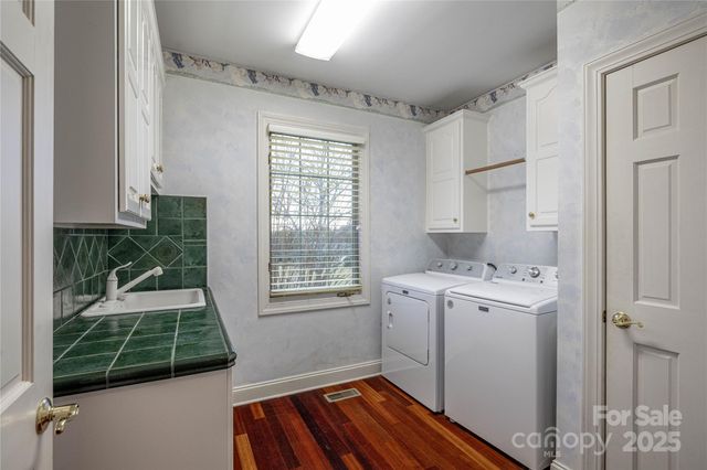 10 Meandering Way, Granite Falls, NC 28630