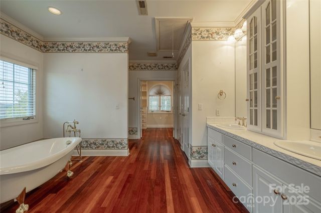 10 Meandering Way, Granite Falls, NC 28630