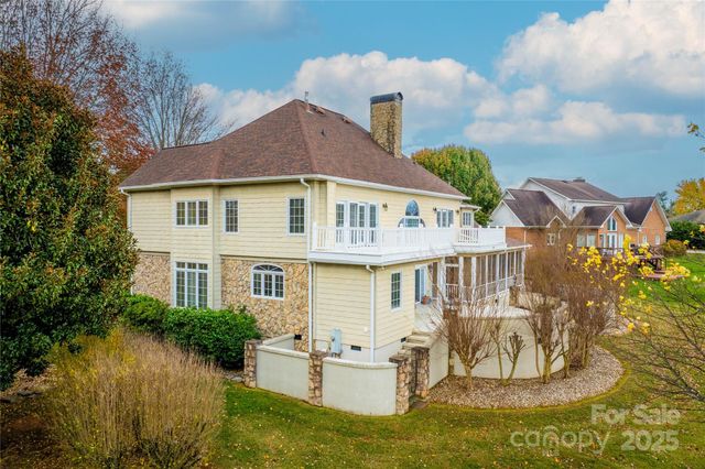 10 Meandering Way, Granite Falls, NC 28630