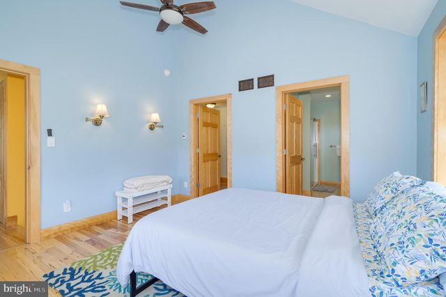 30 CLARA LN, Berkeley Springs, WV 25411