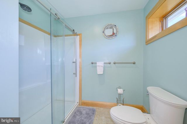 30 CLARA LN, Berkeley Springs, WV 25411