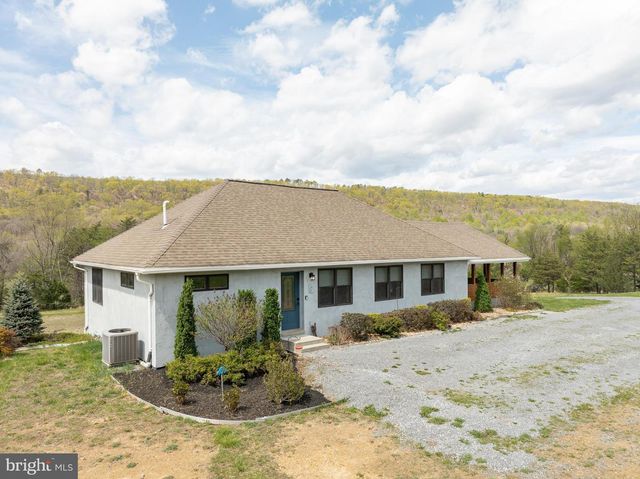 30 CLARA LN, Berkeley Springs, WV 25411