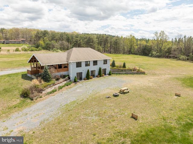 30 CLARA LN, Berkeley Springs, WV 25411