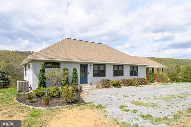 30 CLARA LN, Berkeley Springs, WV 25411