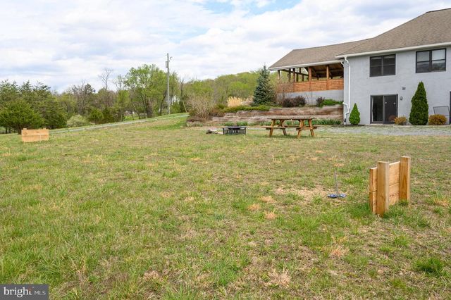 30 CLARA LN, Berkeley Springs, WV 25411