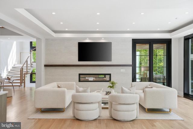 938 SAIGON RD, Mclean, VA 22102