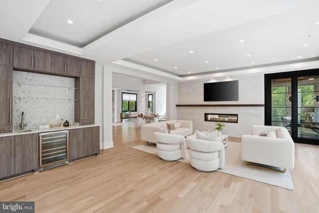 938 SAIGON RD, Mclean, VA 22102