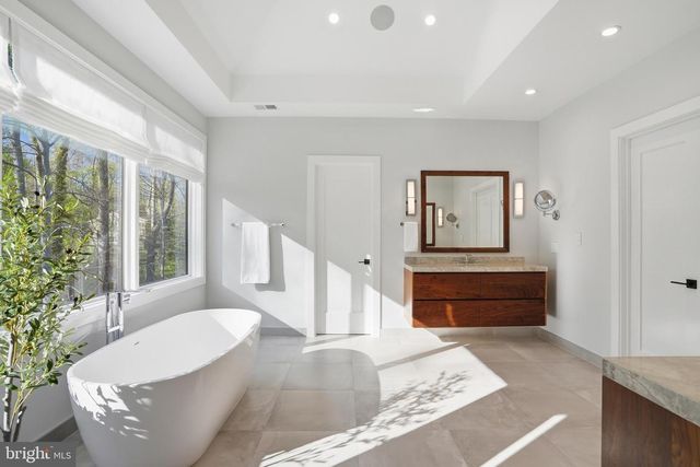 938 SAIGON RD, Mclean, VA 22102