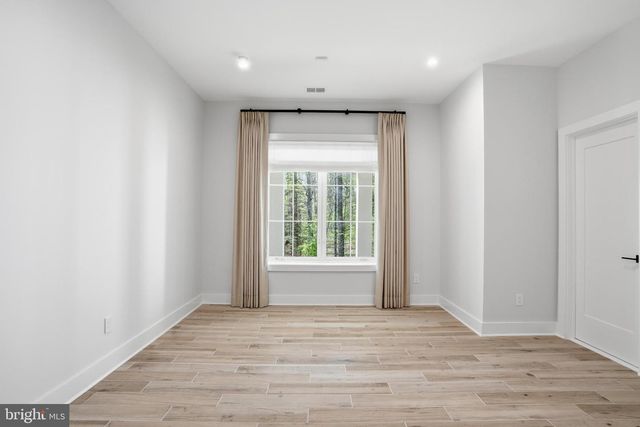 938 SAIGON RD, Mclean, VA 22102
