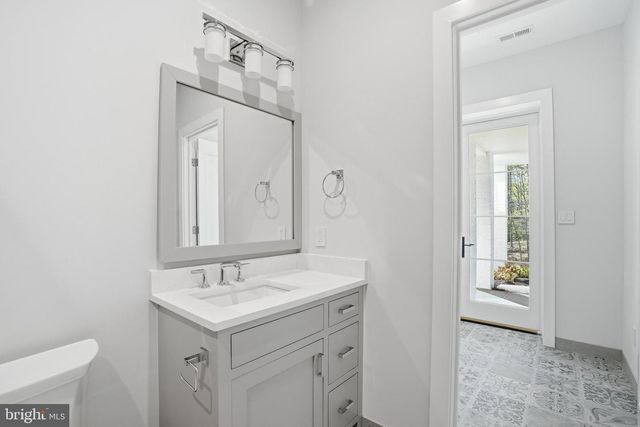 938 SAIGON RD, Mclean, VA 22102