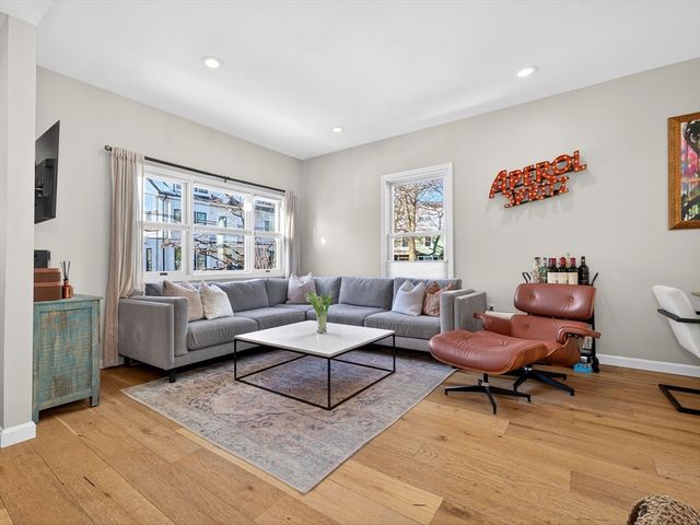 42 Oak St 42, Somerville, MA 02143