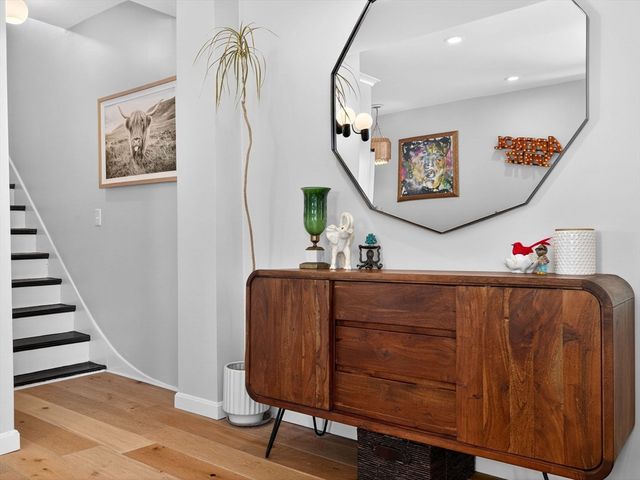 42 Oak St 42, Somerville, MA 02143