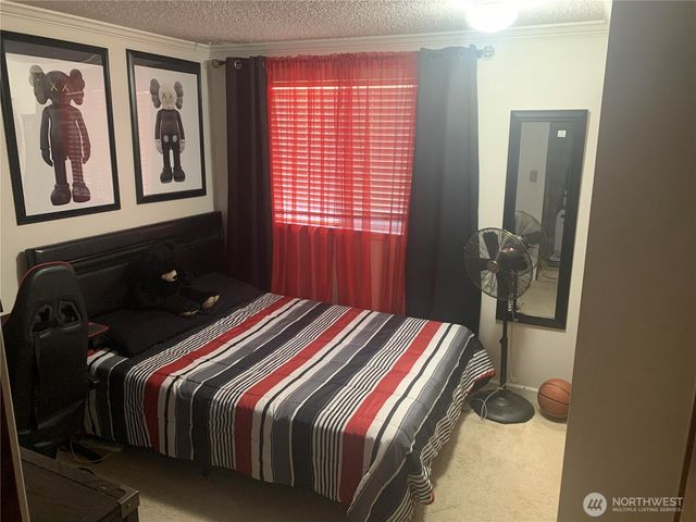 24758 45th Place S, Kent, WA 98032