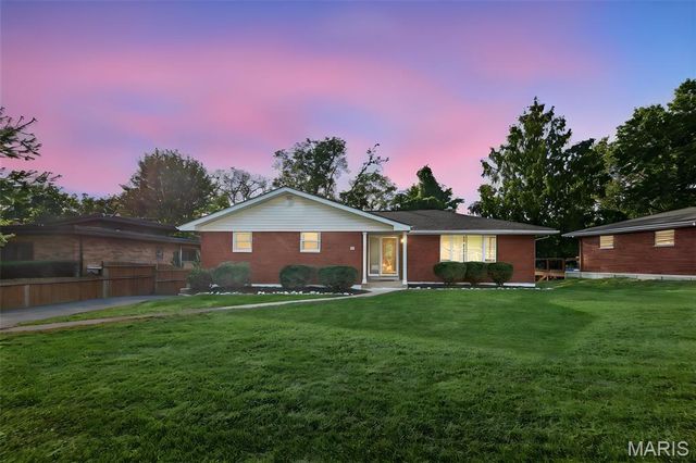 16 Londonderry Drive, Fairview Heights, IL 62208