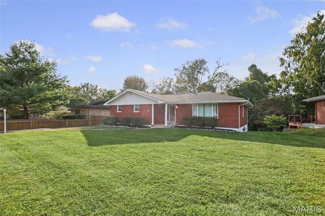 16 Londonderry Drive, Fairview Heights, IL 62208