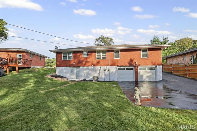 16 Londonderry Drive, Fairview Heights, IL 62208
