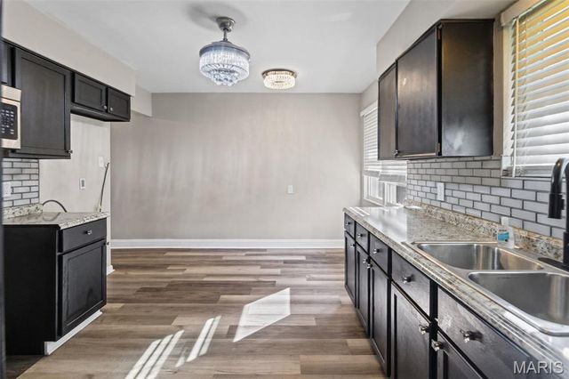 16 Londonderry Drive, Fairview Heights, IL 62208