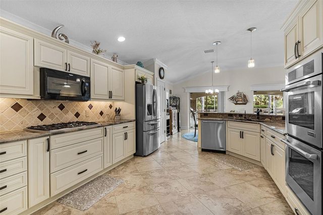 923 MOSES LOOP, The Villages, FL 32162