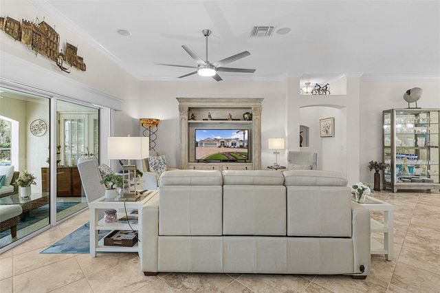 923 MOSES LOOP, The Villages, FL 32162
