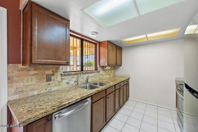 21007 N Sunglow Drive, Sun City West, AZ 85375