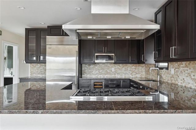 225 E Walnut Street 1, Long Beach, NY 11561